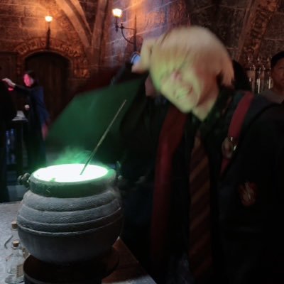 rxYB0FbjraijjlJ's profile picture. 武蔵野美術大学CI学科2年(6期生)愚痴と告知と時々写真👻 怖くない人です。 曲解と虚偽と誇張を使いこなします。　ツ