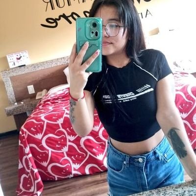 kithylapeque's profile picture. 🔞🔞🔞Cuenta respaldo🥰Soy una nena petit de 1.45🌺, 19 añitos💞🍭 complexión delgada 🍒😍 clases presenciales🍓creadora de conté😍😍😍😍
