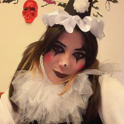 mar_so_human's profile picture. Amante de la ilustración y la música. | Instagram de dibujo: crazy_bunny.mar 🐰