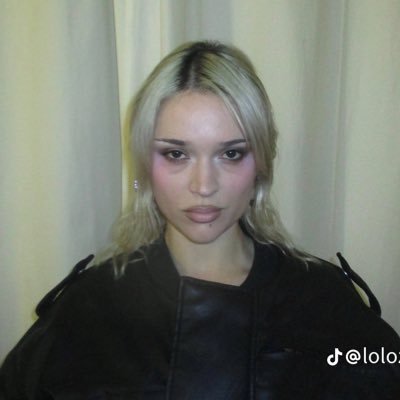 GUTlERREZABINI's profile picture. angry north africans listen to lolo zouaï