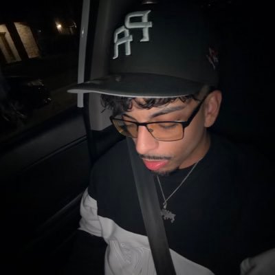 curlyborii's profile picture. Puerto Rican/Hawaiian/Black 🇵🇷