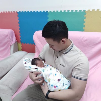 Dafei2727's profile picture. 私信会被刷下去，咨询请加Vx：Er181218 #LGBT代孕 #试管 专为彩虹群体提供辅助生育服务 为您提供私密专业定制化方案 可选性别方案，HIV方案等 收费透明，无额外费用 分期付款，保障资金安全