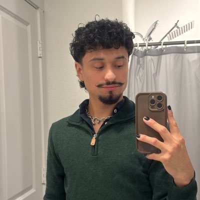 isaiaashrdz's profile picture. ✧･ﾟ: 25 : they/him