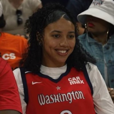 leightondehaan's profile picture. that one moot that don’t play about azzi fudd, paige bueckers & ayo edebiri