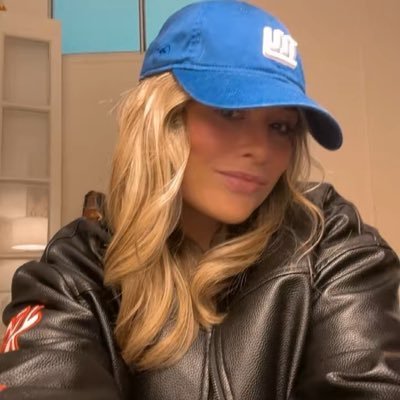 sarahhmccrory's profile picture. sports n stuff • ✍🏼NY Giants on SI • 📲@kittlethings, Wife'd Up, Mic'd Up • prev stops: @theathletic, @lebatardfriends, @religionofsport, @nypostsports