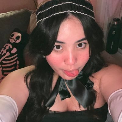 naubhannej's profile picture. bisexual and evil