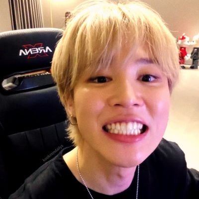 stargzinn's profile picture. paradise enthusiast