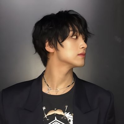 D00NGHYUCJ's profile picture. 𝐅ake, 2000's pride.  — The halo of juniper leaves, the all-rounder gemini of NCT; in which He stood as a nobleman of his creed & vivimancy.