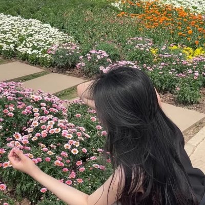 hucrbNY's profile picture. 笑うことが大好きで、世界を冒険するのも大好きな、幸せな小さなモンスターになろう。旅行が好きで、スウェーデンやアメリカ、中国など、たくさんの国を旅したことがあります。
投資も大好きです。