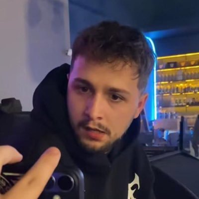 Ambele31's profile picture. Eleştiride uzman uygulamada stajyer