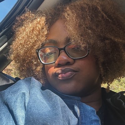 ahnieyahh's profile picture. certified yapper• community organizer• girl kisser • hottie 🐎and a member of that lady behive 🐝•