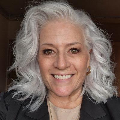 MichRCoolidge's profile picture. Husker crazy; fmr CMB K-rank mom; working for rural Nebraska communities, their busineses, and the people who call them home. Oh! and I sell wine! 😉