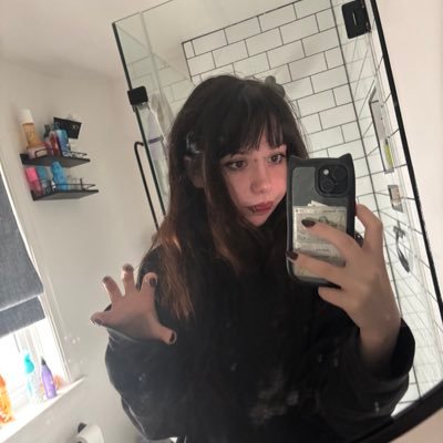 c0pelow's profile picture. that's so not crazy