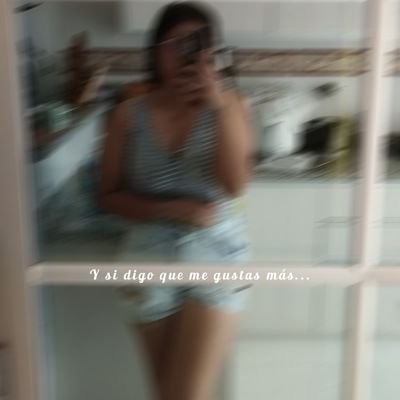 pebbles1821's profile picture. ASTROHA 💜✨ 
Y si te enamoras de mi por esta noche, ten en cuenta que seré el mismo todos los días  🌈⃤