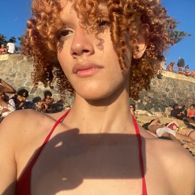 agaperigo's profile picture. behold the d©ll.