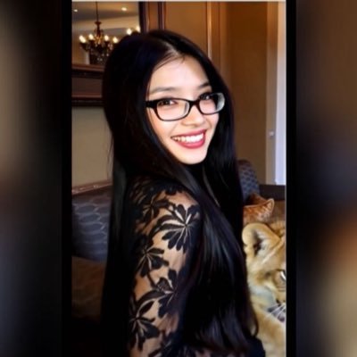 BelleLaudere's profile picture. Moviegoer, Animal Lover, and Asian American, I like honest people. 🚫NO DM🚫