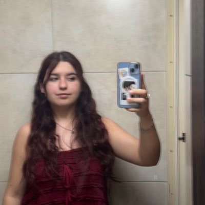 keepinupwithlu's profile picture. 20 años, erbakera, lesbiana (monster high enthusiast) y teacher 🥃 también soy muy buena onda 🙂‍↕️ || los vi 31/5, 16-17/08, 05/10 y 🔜 17-18/12