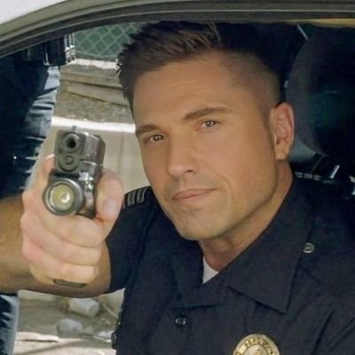 estudejota's profile picture. tinha abandonado essa conta mas voltei, a meta é procrastinar menos e focar nos estudos.
#studytwt #collegetwt