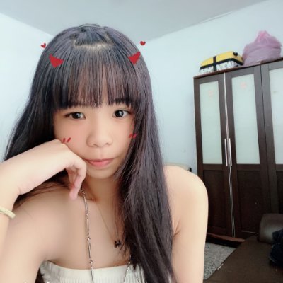 ThiThuyHoa41091's profile picture. 小小年紀的我性慾很大 也缺學費中 
所以想嘗試一下付費約會 喜歡我的可以多支持我唷~  
本人158｜45｜C ｜19Y
#高雄人  #付費約會  #白嫖勿擾  
下載Gleezy：hh5522
小飛機： https://t.co/XeA9tsBECC