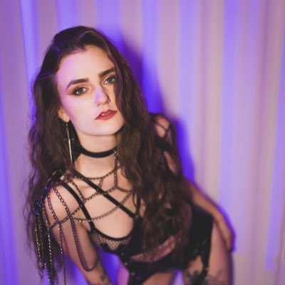 VenusVillentine's profile picture. You may call me Goddess Vee💜 | Model | Burlesque | Skripper | Domme | Accepting Disciples @SuccubusTemple