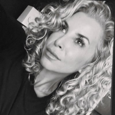 NatashaLouca_'s profile picture. Proud Mummy|Recovering Lawyer| Un dydd ar y tro