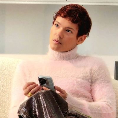 brenwilmon's profile picture. Fan of Omar Rudberg & Netflix's Young Royals #omarianas
Anticipating Heated Rivalry!! #heatedrivalry #hollanov