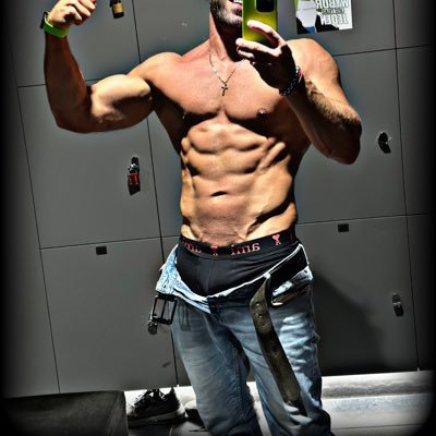 Miki0027PL's profile picture. 