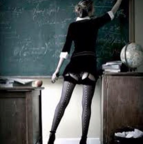 high_skoolprobz's profile picture. The ups, downs, curves and swirves of highschool life. #aw #ht