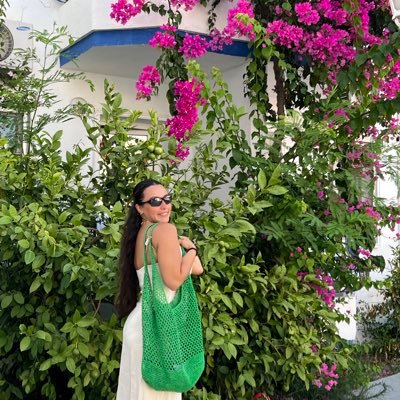 dfackkkk's profile picture. بدتر از توجیه‌های غلط توجیه‌های درست است.