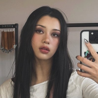 yhsshua's profile picture. 