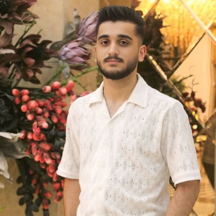 MobinJahanii's profile picture. برنامه نویس و یکی که عاشق کامپیوتر و دنیای کامپیوتره