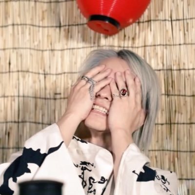 botweeted's profile picture. 🎄