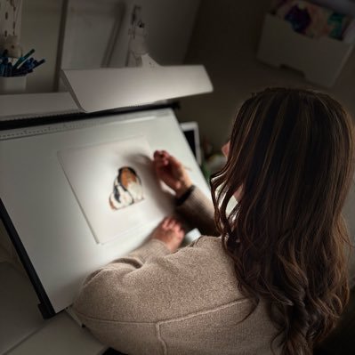 NikiCliftonArt's profile picture. Pet Portrait & Wildlife Artist