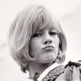 dubiouscomforts's profile picture. Conservatarian with Populist leaning views on trade, worker visas, & immigration.