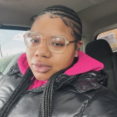 yoh0eflavor's profile picture. 👩🏽‍❤️‍💋‍👩🏽 . Licensed Barber 💈 . Yohoefav 🌟