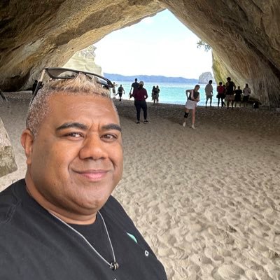 sxtxvxnx's profile picture. Made in the 80s. Low on drive, high on vibes. Not chasing goals, just moments. 🇳🇿 🇫🇯  It’s all temporary anyway 😶‍🌫️