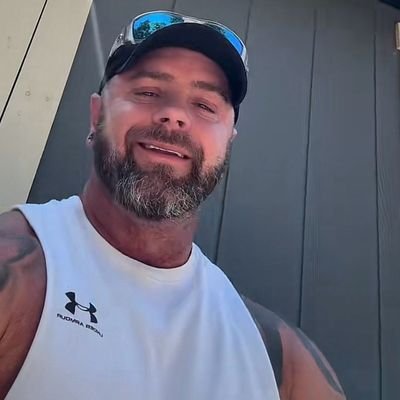 lucky798967339's profile picture. Gym instructor