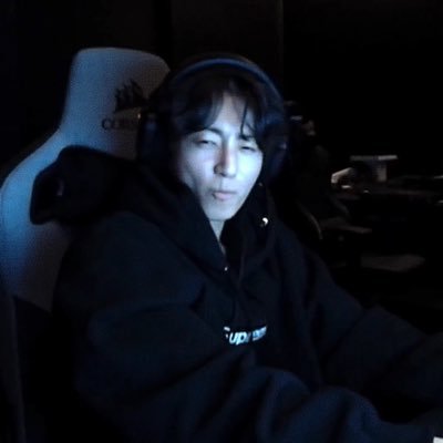 http_yetjjk's profile picture. fan account; #BTS the safe place you gave me is still my safe place for my heart ♡