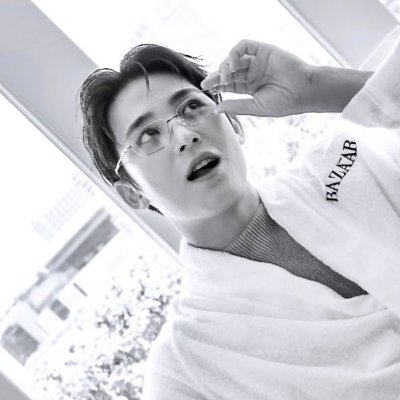 kimmiingyu97's profile picture. (𝟏𝟗𝟗𝟕), ⓘ 𝐊𝐈𝐌 𝐌𝐈𝐍𝐆𝐘𝐔 — The tallest man and also most handsome man in 𝐒𝐄𝐕𝐄𝐍𝐓𝐄𝐄𝐍. I might be dark. But sweet as chocolate.