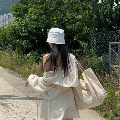 VogueInRealLife's profile picture. not just a look, it’s an energy.