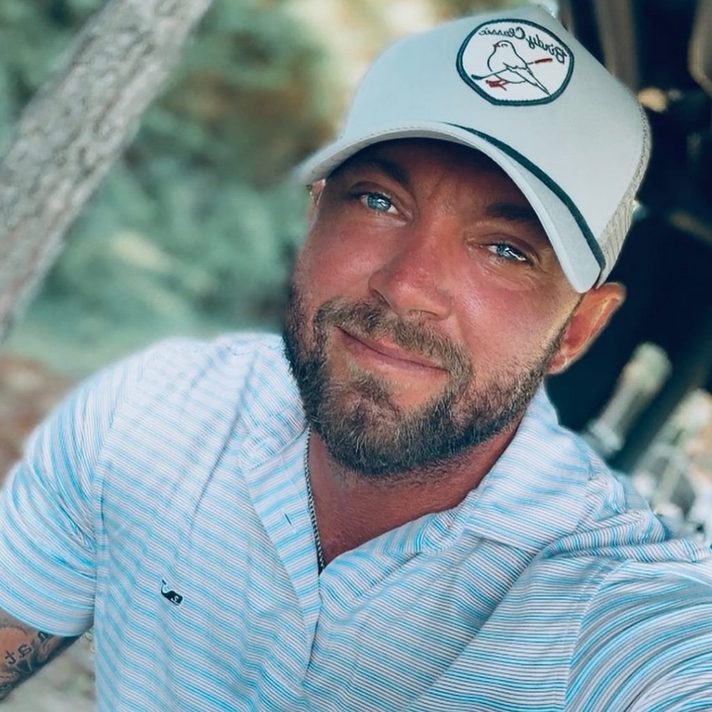 RyanWilliabmdi's profile picture. Never be scared to start all over again. you might like the new story better⚠️