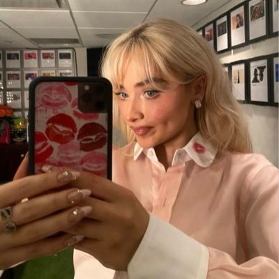 sebsfavogirl's profile picture. the art of personal chaos