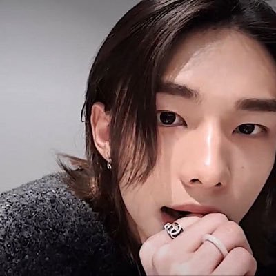 hhjlynn's profile picture. why you so stupid