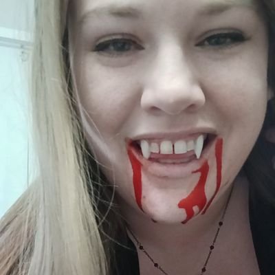 3glitt3rsparkl3's profile picture. I am an appetite, nothing more 💋 BBW🖤 Taurus♉️ 36👵 MILF💦 Wannabe Vampire🧛‍♀️