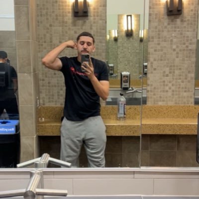 carlos_salas_10's profile picture. 