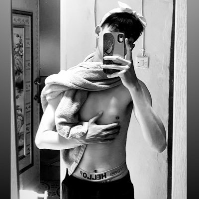 yourboy_052's profile picture. 