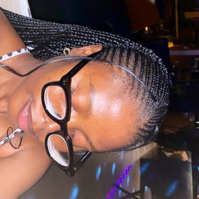 _deLaaaLi's profile picture. BE BOLD 🎯| Music ❤ | some typos here & there 🤗