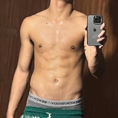 YummyDigger7's profile picture. 🔛 DM me for collab! Lick my dick and my lips. 5"7 • Chinito • 🔝 • Makati ALTER➿