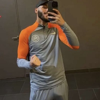 rebeuttb's profile picture. 