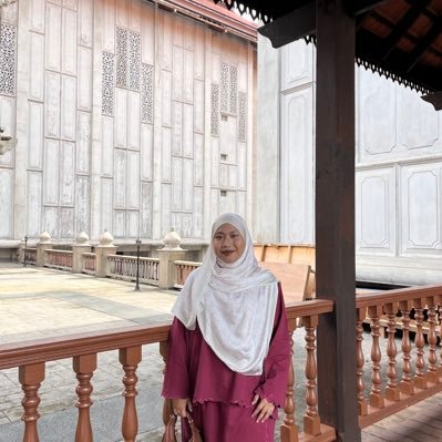 nhhr97's profile picture. 🎨💜 I am 145, no high expectations please?